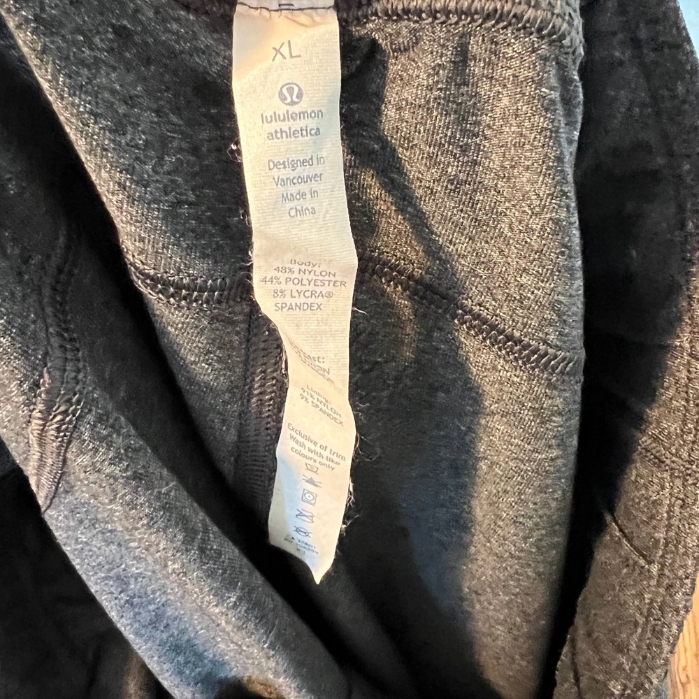 Lulu Lemon Men’s Shorts XL